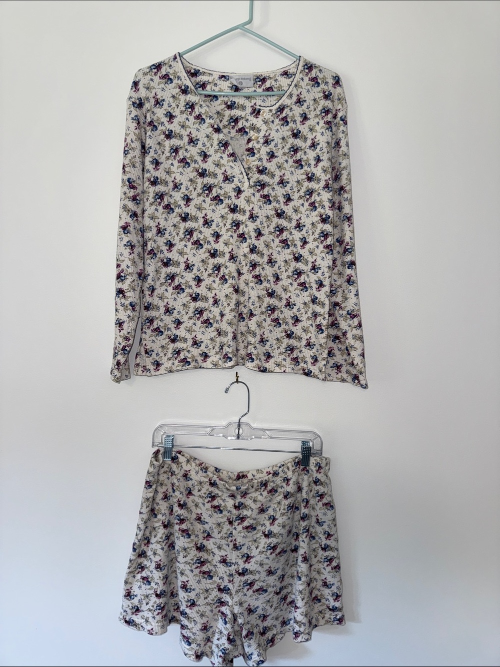 kathy ireland Cream Blueberry Pajama Short Set